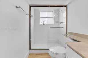 2801 NE 183 St, Aventura, FL 33160 - Photo 14