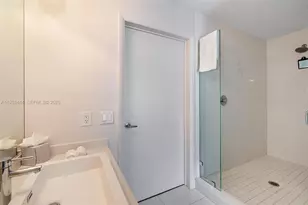 151 SE 1st St, Miami, FL 33131 - Photo 20