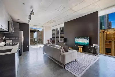 151 SE 1st St #401, Miami, FL 33131 - Photo 2