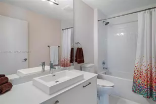 151 SE 1st St, Miami, FL 33131 - Photo 8