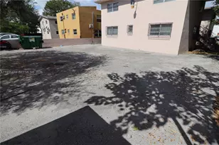 1828 NW 19th St, Miami, FL 33125 - Photo 14