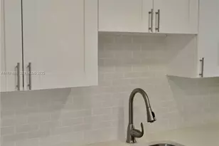 3000 Marcos Dr, Aventura, FL 33160 - Photo 8