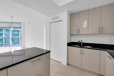 3131 NE 188th St #2-1005, Aventura, FL 33180 - Photo 8