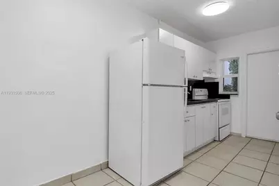 634 SW 10th St #4, Miami, FL 33130 - Photo 10