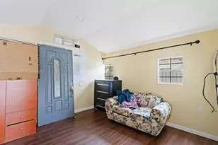 141 E 52nd Pl, Hialeah, FL 33013 - Photo 14