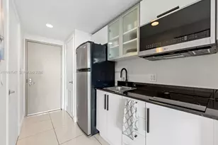 1750 N Bayshore Dr, Miami, FL 33132 - Photo 12