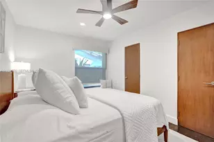 21440 Highland Lakes Blvd, Miami, FL 33179 - Photo 40