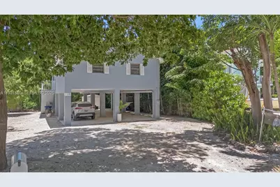 139 N Bay Harbor Dr, Key Largo, FL 33037 - Photo 1