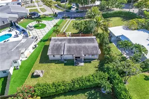 1835 N Hibiscus Dr, North Miami, FL 33181 - Photo 2