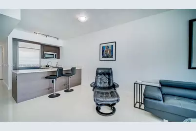 55 SE 6th St #2700, Miami, FL 33131 - Photo 10