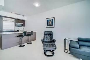 55 SE 6th St, Miami, FL 33131 - Photo 10