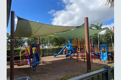 8175 NW 104th Ave #33, Doral, FL 33178 - Photo 30