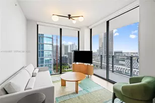 11 NE 6th St, Miami, FL 33132 - Photo 2