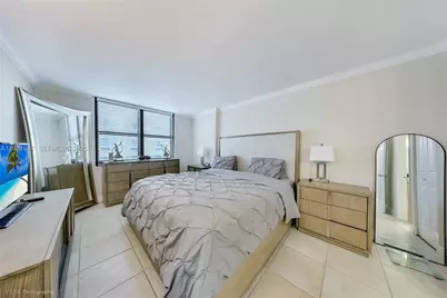 4301 Collins Ave #803, Miami Beach, FL 33140 - Photo 16