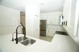 10436 NW 61 Ln., Doral, FL 33178 - Photo 6