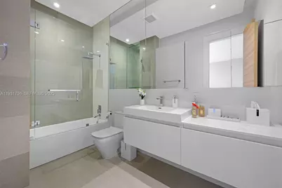 3260 NE 165th St, North Miami Beach, FL 33160 - Photo 32
