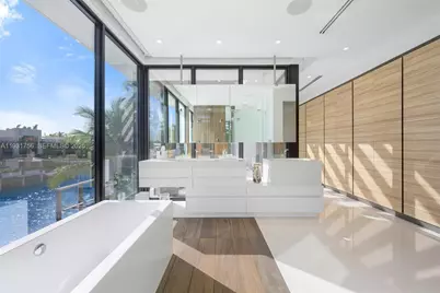 3260 NE 165th St, North Miami Beach, FL 33160 - Photo 24