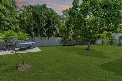 1945 S Hibiscus Dr, North Miami, FL 33181 - Photo 4