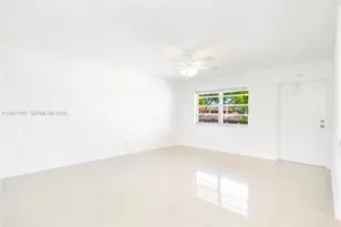8704 NW 35th St, Coral Springs, FL 33065 - Photo 4