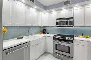 6900 Bay Dr, Miami Beach, FL 33141 - Photo 18