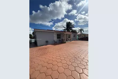 4841 W 2nd Ln, Hialeah, FL 33012 - Photo 2