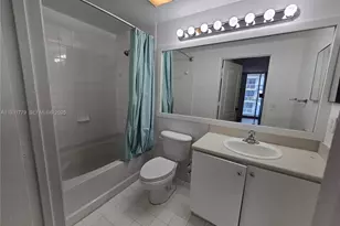 5085 NW 7th St, Miami, FL 33126 - Photo 8