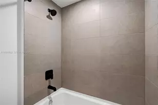 225 N Miami Ave, Miami, FL 33132 - Photo 24