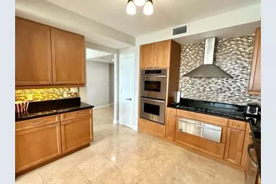 20201 E Country Club Dr #903, Aventura, FL 33180 - Photo 24