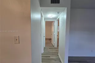 5186 NE 6th Ave, Oakland Park, FL 33334 - Photo 4