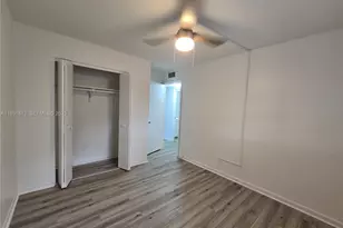 5186 NE 6th Ave, Oakland Park, FL 33334 - Photo 8