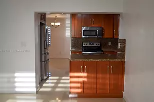 10840 Westwood Lake Dr, Miami, FL 33165 - Photo 10