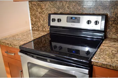 10840 Westwood Lake Dr #0, Miami, FL 33165 - Photo 12