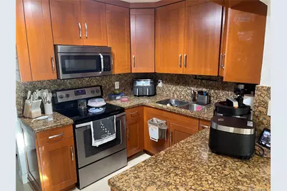 10840 Westwood Lake Dr #0, Miami, FL 33165 - Photo 8