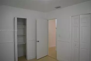 10840 Westwood Lake Dr, Miami, FL 33165 - Photo 16