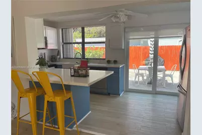 1560 NE 145th St #1, Miami, FL 33161 - Photo 2