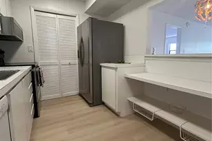 240 Lakeview Dr, Weston, FL 33326 - Photo 6