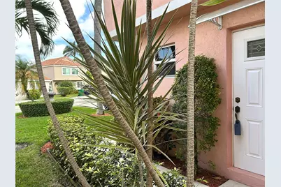 606 SE Trafalgar Ct, Dania Beach, FL 33004 - Photo 2