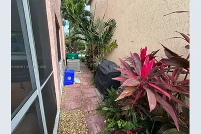 606 SE Trafalgar Ct, Dania Beach, FL 33004 - Photo 50