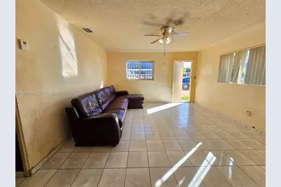 571 E 54th St, Hialeah, FL 33013 - Photo 6