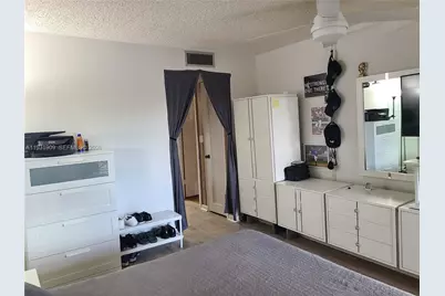 2306 S Cypress Bend Dr #418, Pompano Beach, FL 33069 - Photo 2