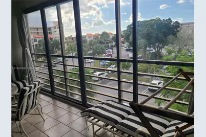 2306 S Cypress Bend Dr #418, Pompano Beach, FL 33069 - Photo 2