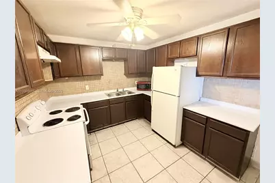 1829 N A St #13, Lake Worth, FL 33460 - Photo 1
