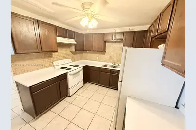 1829 N A St #13, Lake Worth, FL 33460 - Photo 2