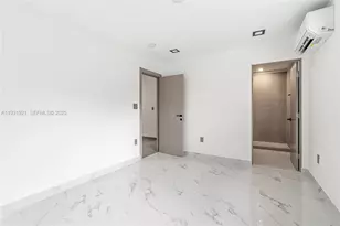 251 SW 9th Ave, Hallandale Beach, FL 33009 - Photo 22