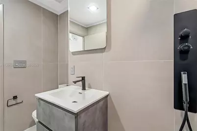 251 SW 9th Ave, Hallandale Beach, FL 33009 - Photo 20