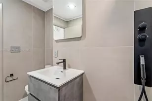 251 SW 9th Ave, Hallandale Beach, FL 33009 - Photo 20