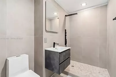 251 SW 9th Ave, Hallandale Beach, FL 33009 - Photo 16