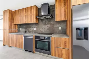 251 SW 9th Ave, Hallandale Beach, FL 33009 - Photo 4