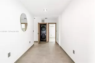 251 SW 9th Ave, Hallandale Beach, FL 33009 - Photo 12