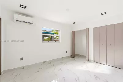 251 SW 9th Ave, Hallandale Beach, FL 33009 - Photo 14